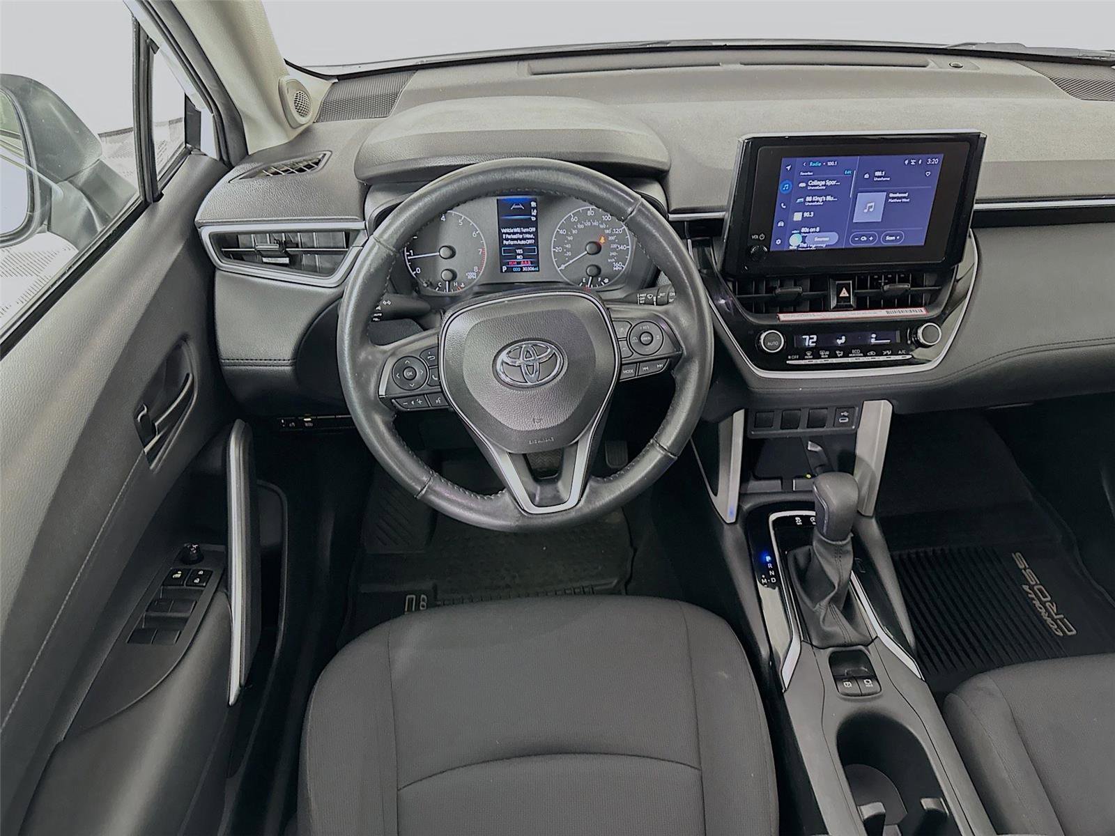 Used 2024 Toyota Corolla Cross LE w/ Moonroof Package AWD/4WD image 2