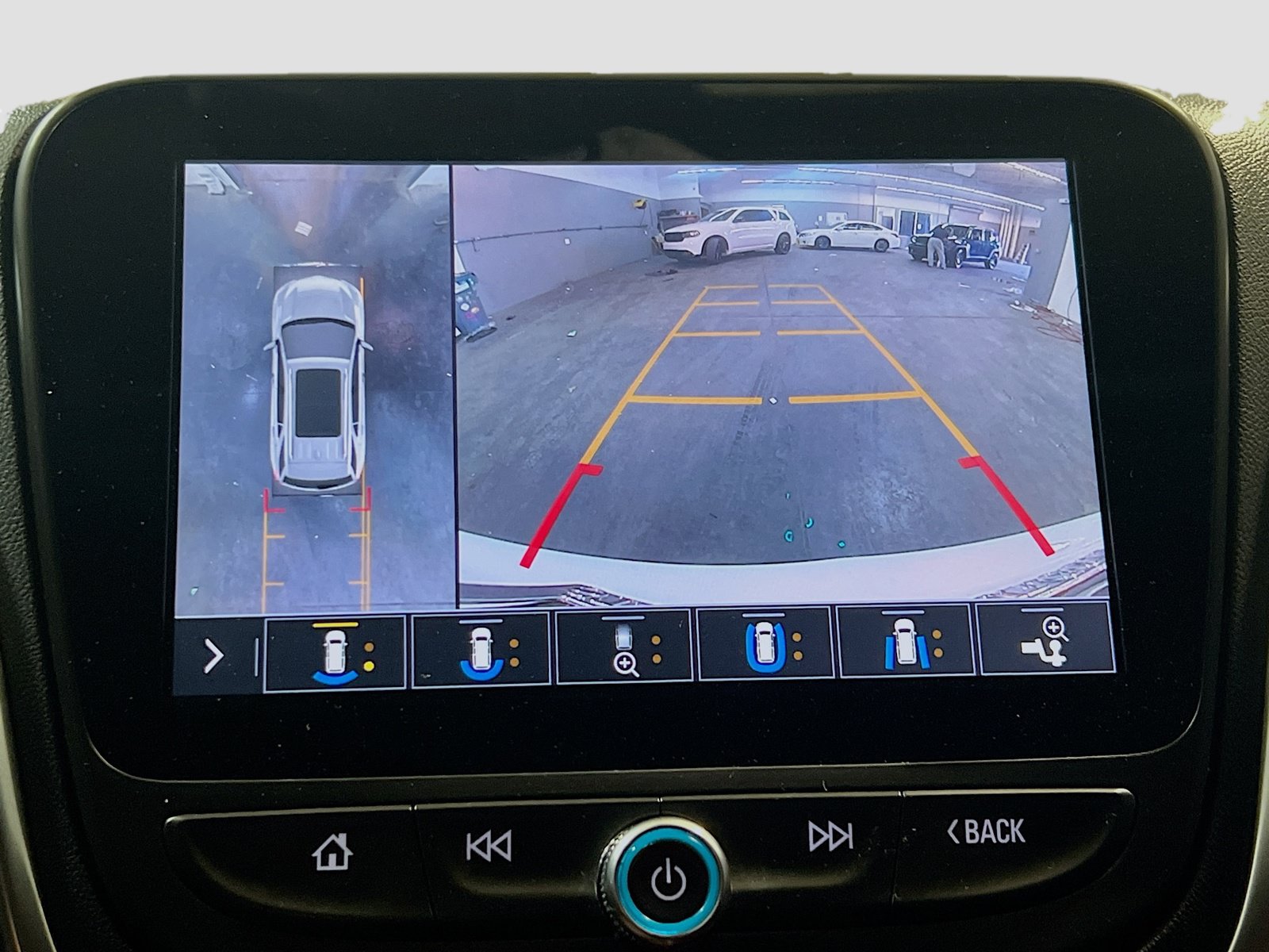 Used 2021 Chevrolet Equinox Premier AWD/4WD image 9
