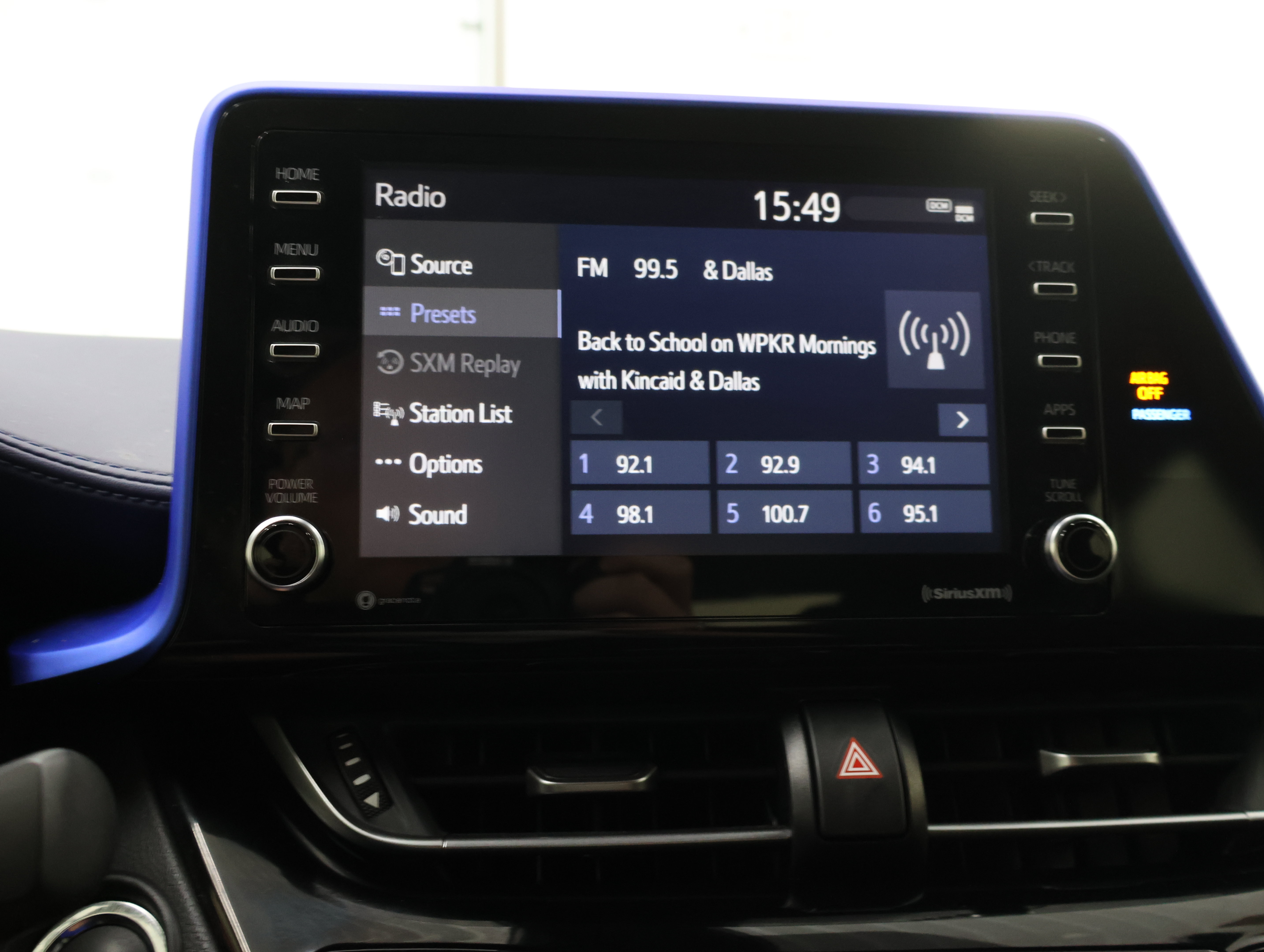 Used 2020 Toyota C-HR XLE FWD image 11