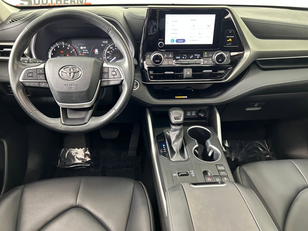 Used 2024 Toyota Highlander XLE image 18