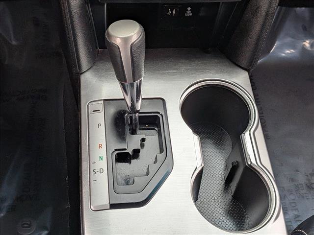 Used 2014 Toyota Camry SE FWD image 12
