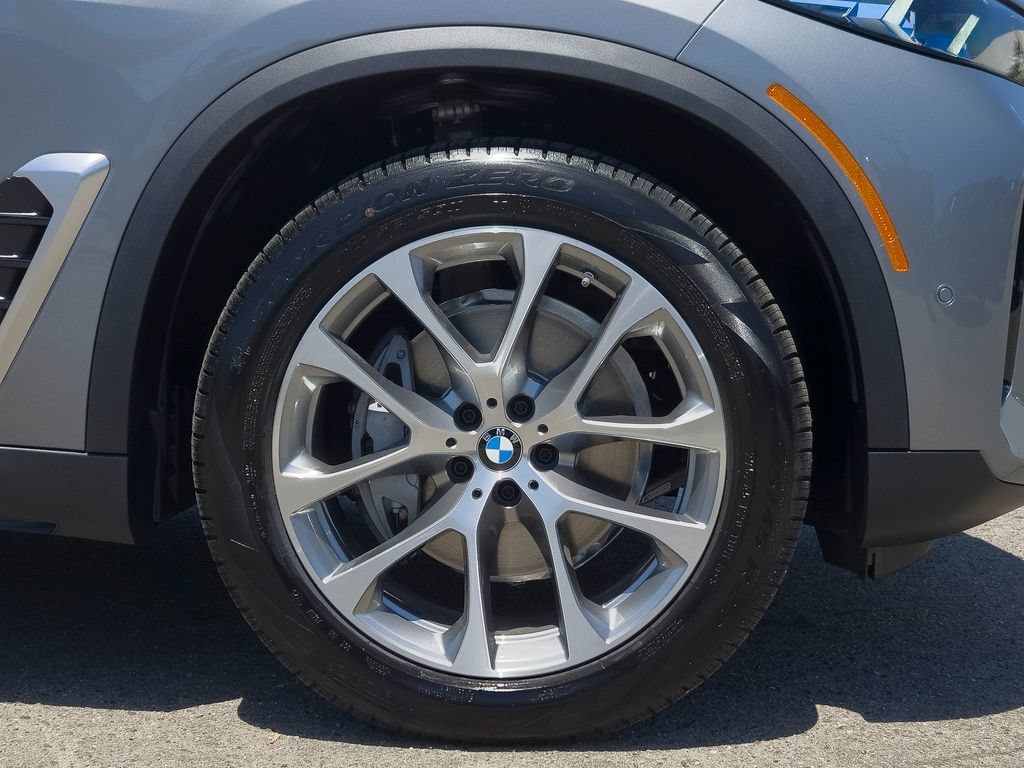 New 2026 BMW X5 xDrive40i w/ Climate Comfort Package AWD/4WD image 6