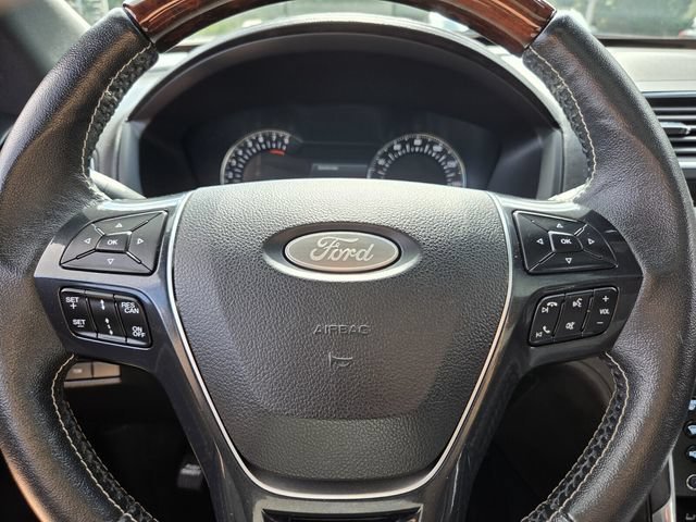 Used 2018 Ford Explorer Platinum AWD/4WD image 25