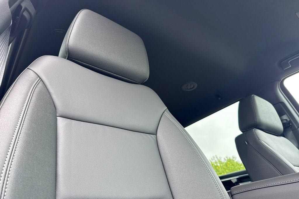 New 2026 Chevrolet Suburban LT w/ Comfort Package RWD image 18