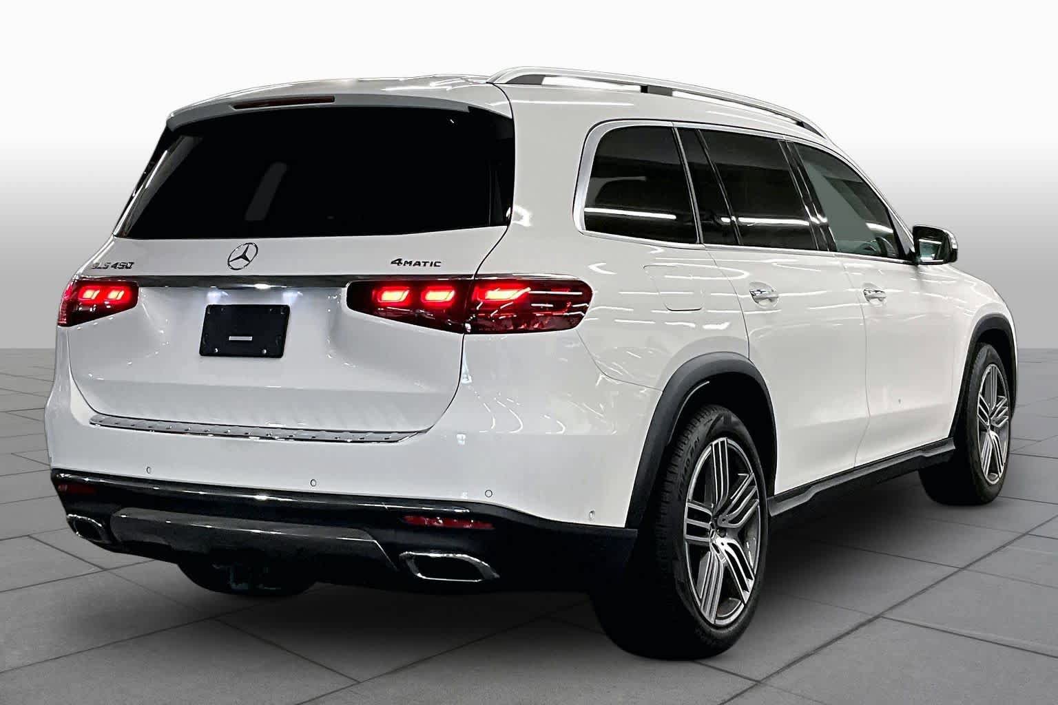 Used 2024 Mercedes-Benz GLS 450 4MATIC image 12