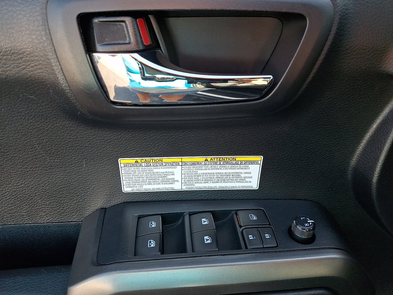 Used 2020 Toyota Tacoma TRD Off-Road AWD/4WD image 12