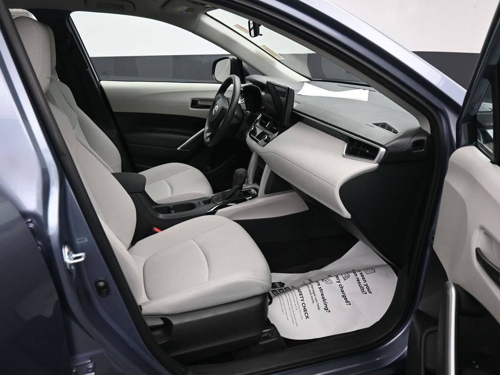 Used 2023 Toyota Corolla Cross L image 13