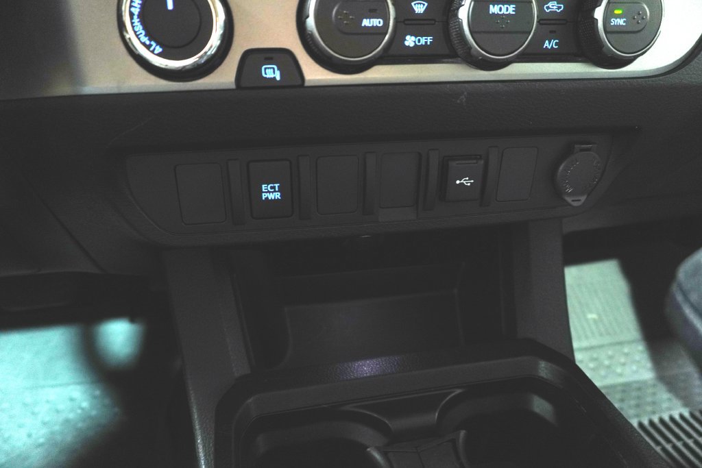 Used 2023 Toyota Tacoma SR AWD/4WD image 19
