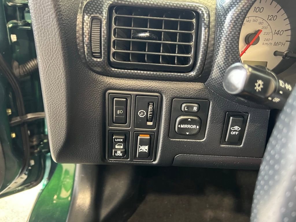 Used 2003 Toyota MR2 RWD image 19