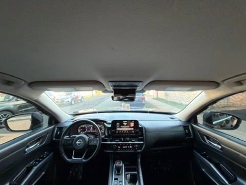 Used 2024 Nissan Pathfinder SL AWD/4WD image 34