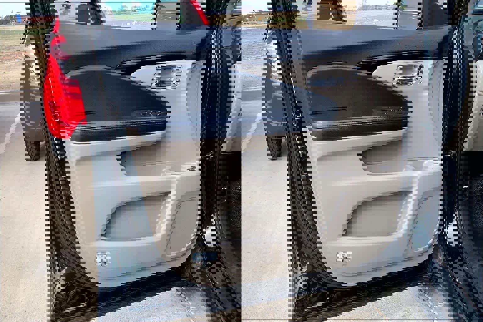 Used 2016 Honda Pilot Touring image 22