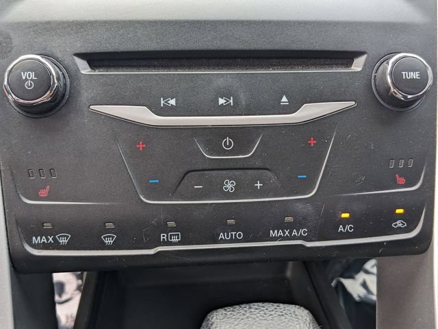 Used 2015 Ford Fusion SE w/ Equipment Group 201A FWD image 21