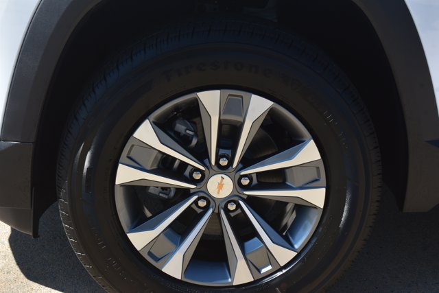 New 2027 Chevrolet Equinox LT w/ Safety and Technology Package FWD image 10