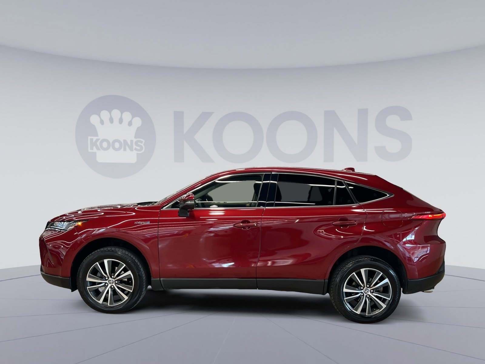 Used 2021 Toyota Venza LE w/ Carpet Mat Package (TMS) image 2