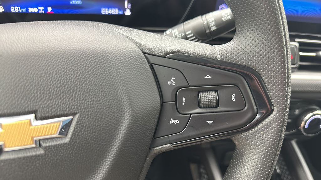 Used 2025 Chevrolet TrailBlazer LT AWD/4WD image 19