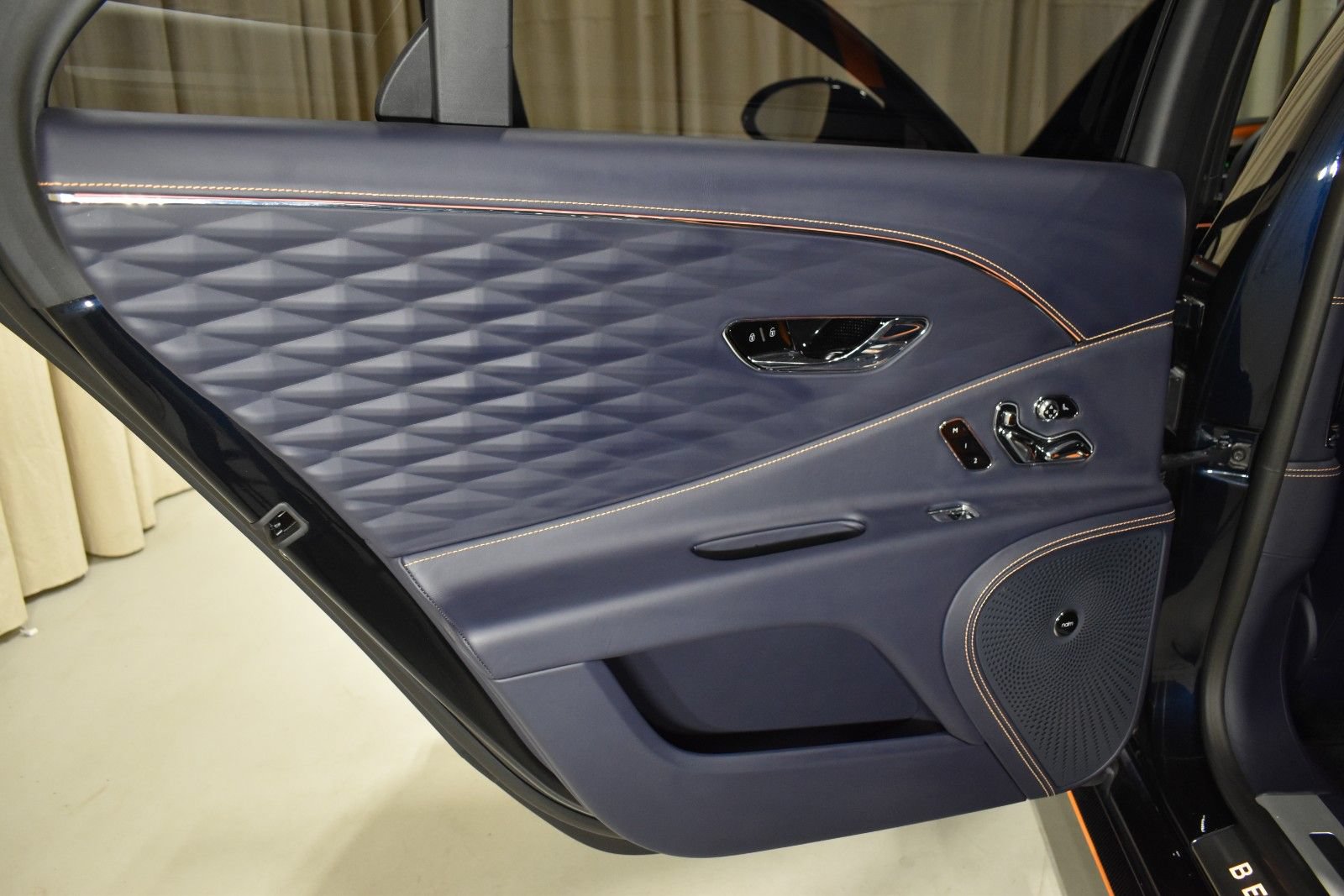 Certified 2024 Bentley Flying Spur S V8 AWD/4WD image 37