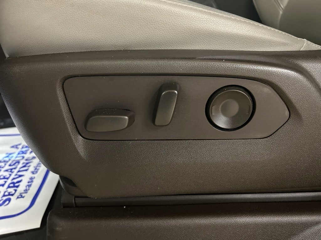 Used 2021 Chevrolet Tahoe LT w/ LT Signature Package image 16