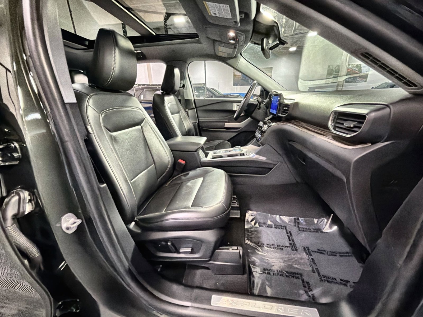 Used 2022 Ford Explorer Limited w/ Hybrid Equipment Group 310A image 26