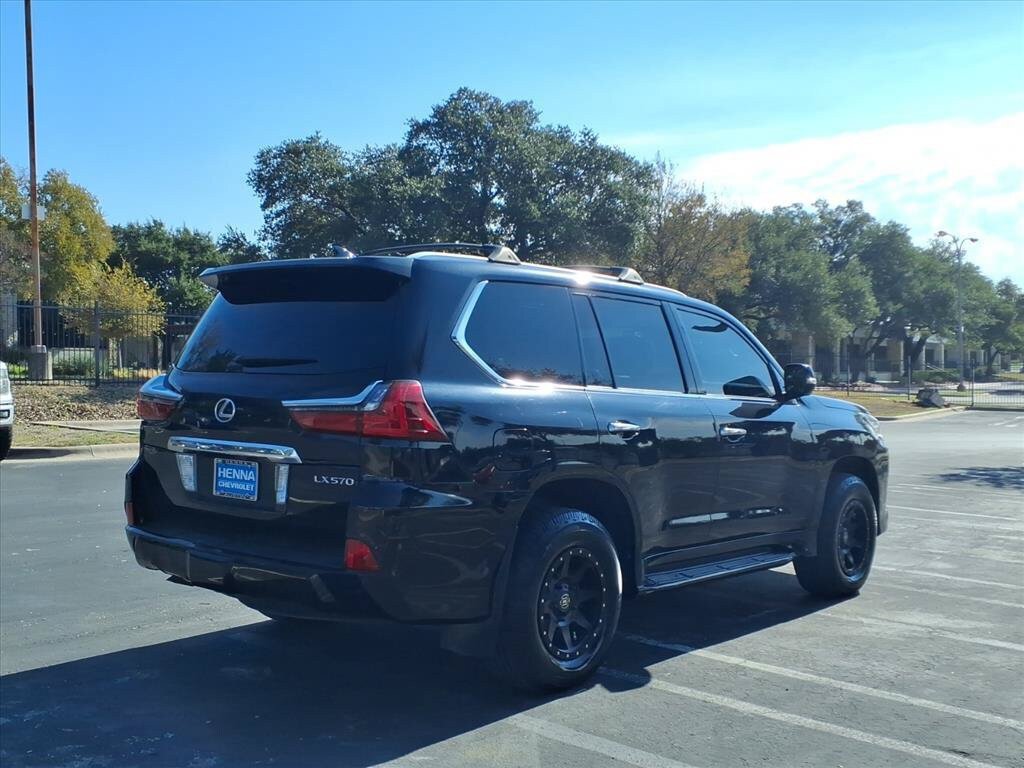 Used 2016 Lexus LX 570 4WD w/ Luxury Package image 6