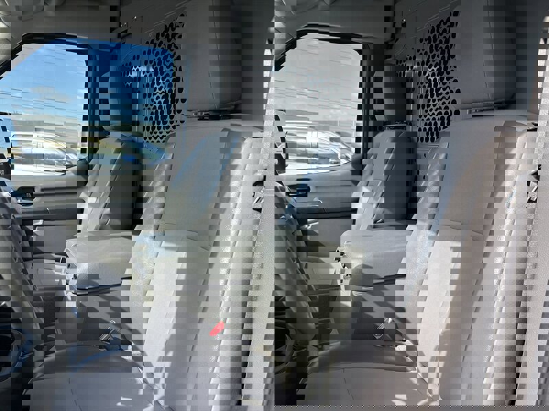 Used 2018 Nissan NV 2500 SV image 9