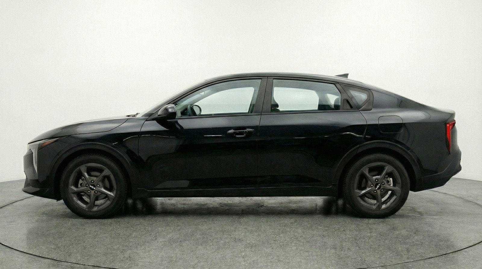 Used 2025 Kia K4 LXS image 5