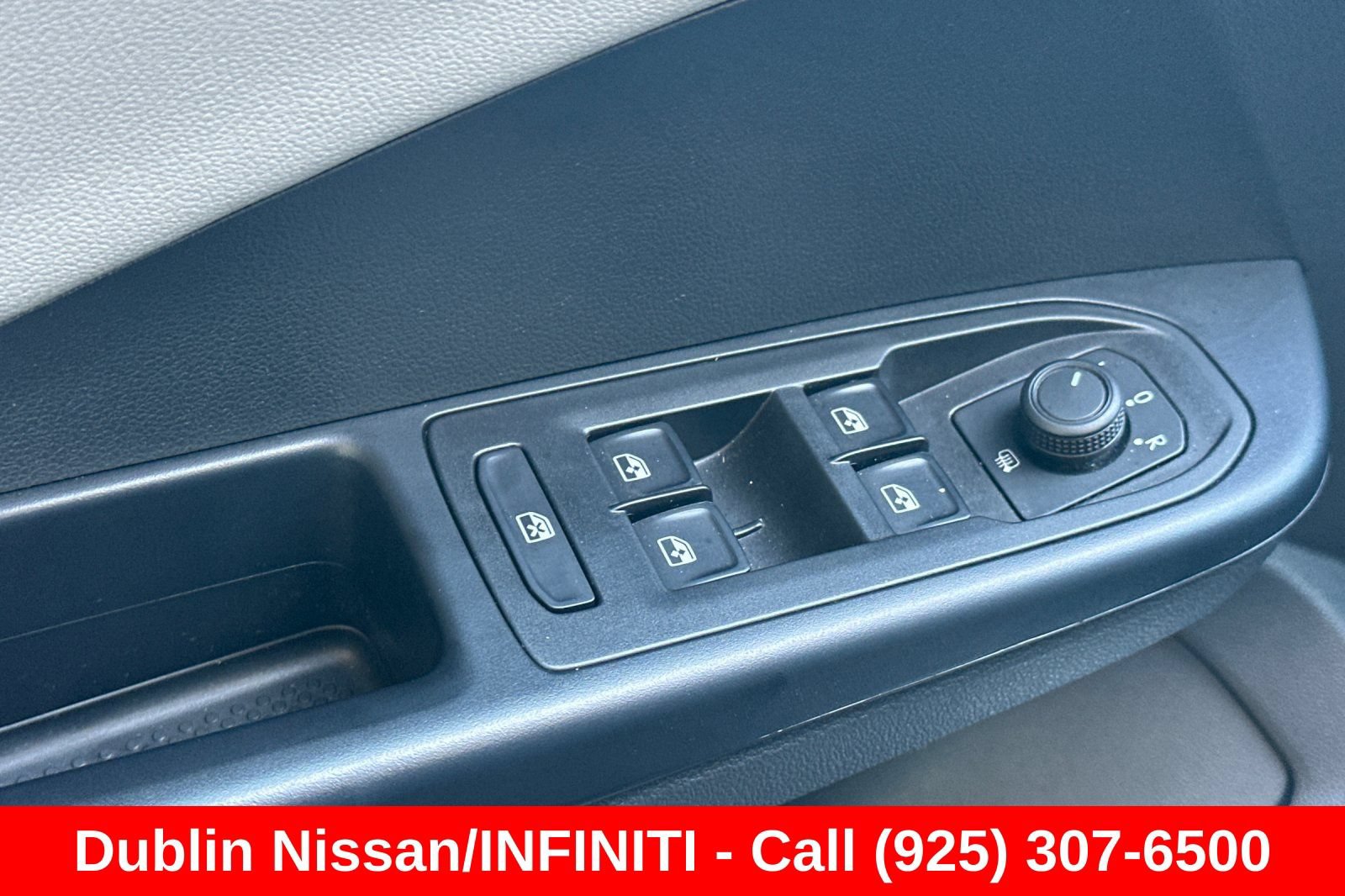 Used 2023 Volkswagen Taos SE w/ Black Wheel Package FWD image 13