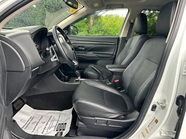 Used 2016 Mitsubishi Outlander GT AWD/4WD image 16