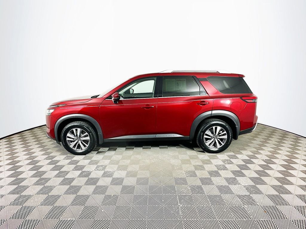 Used 2023 Nissan Pathfinder SL AWD/4WD image 6