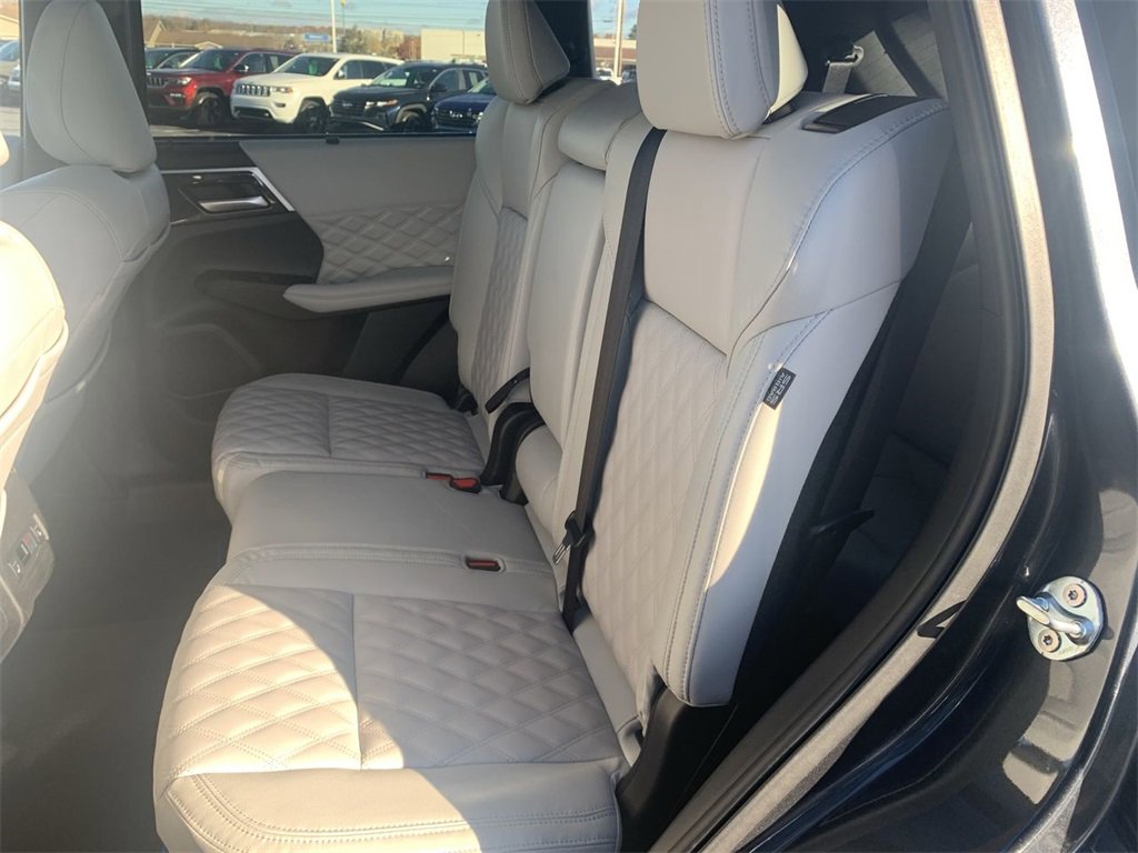 Used 2024 Mitsubishi Outlander SEL image 23