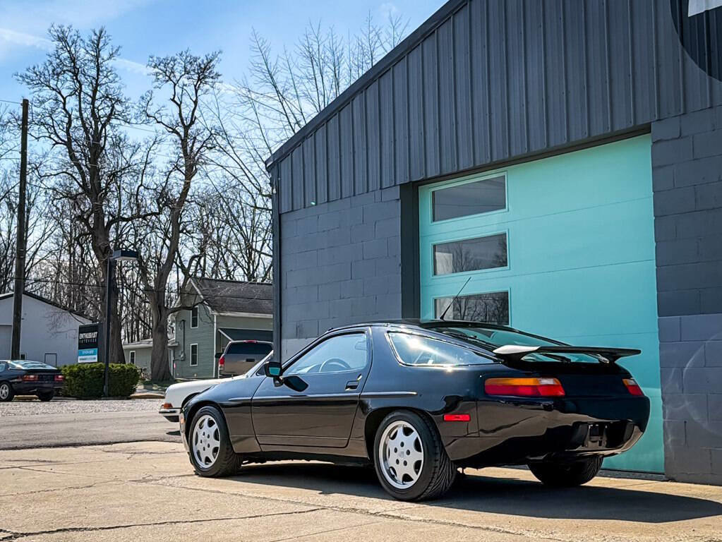 Used 1990 Porsche 928 image 4
