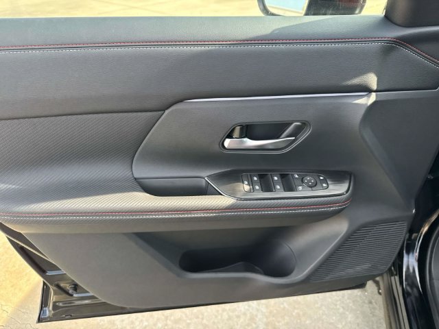 New 2027 Nissan Kicks SR FWD image 21