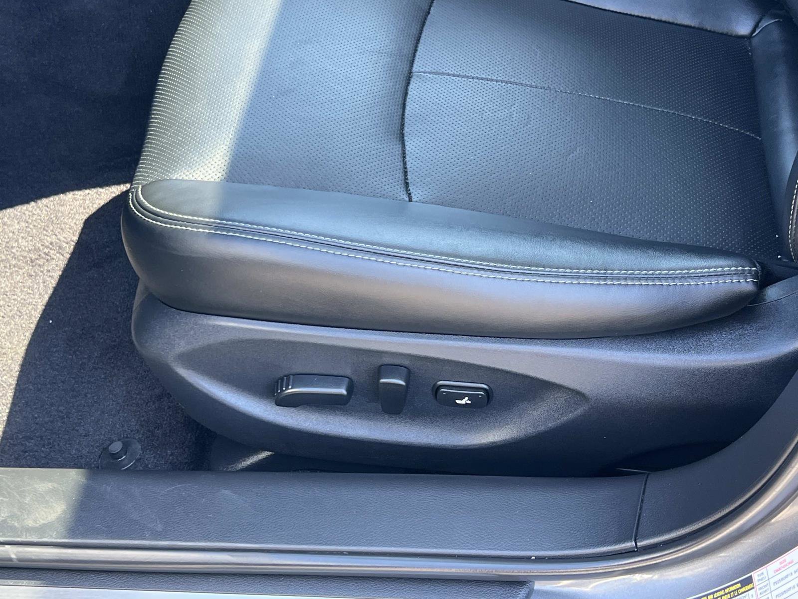 Used 2023 INFINITI Q50 Luxe RWD image 18