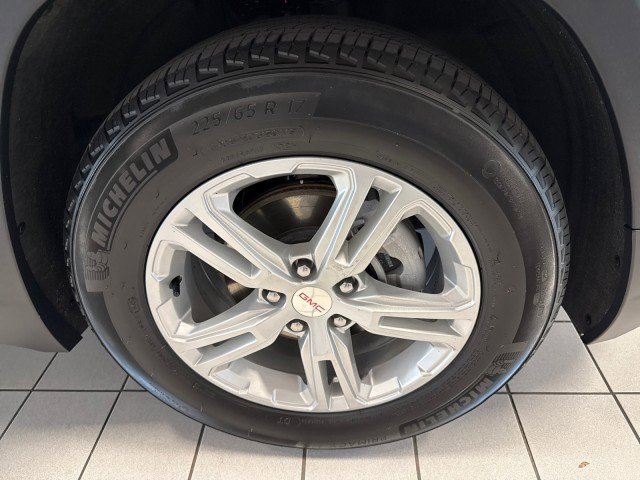 Certified 2024 GMC Terrain SLE w/ Driver Convenience Package image 9