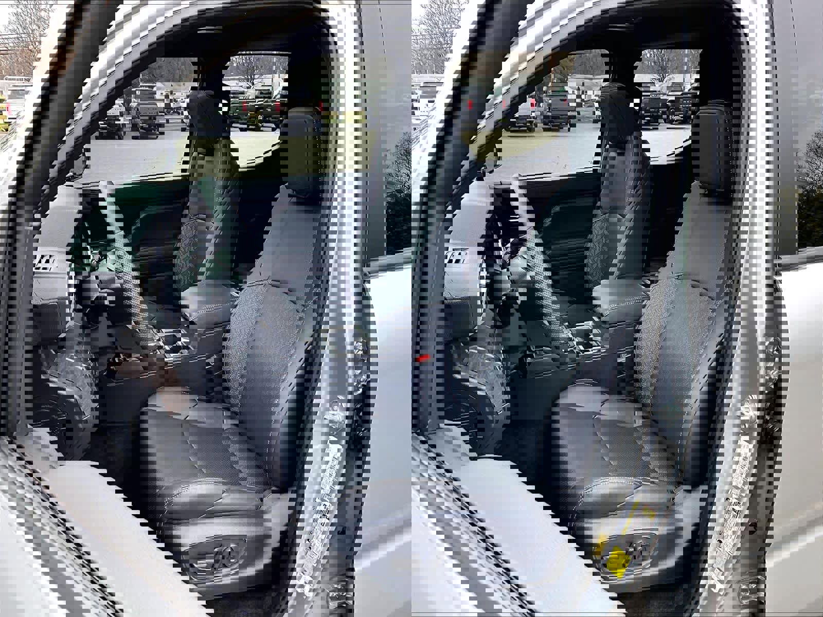 Used 2025 Toyota Tacoma Limited image 10