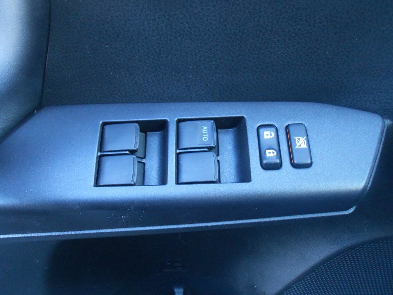 Used 2017 Toyota RAV4 XLE w/ Carpet Mat Package image 19