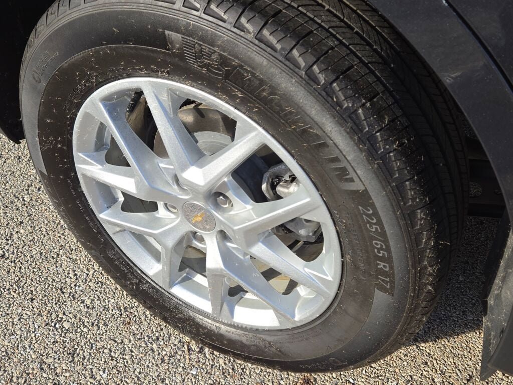 Used 2023 Chevrolet Equinox LT image 11