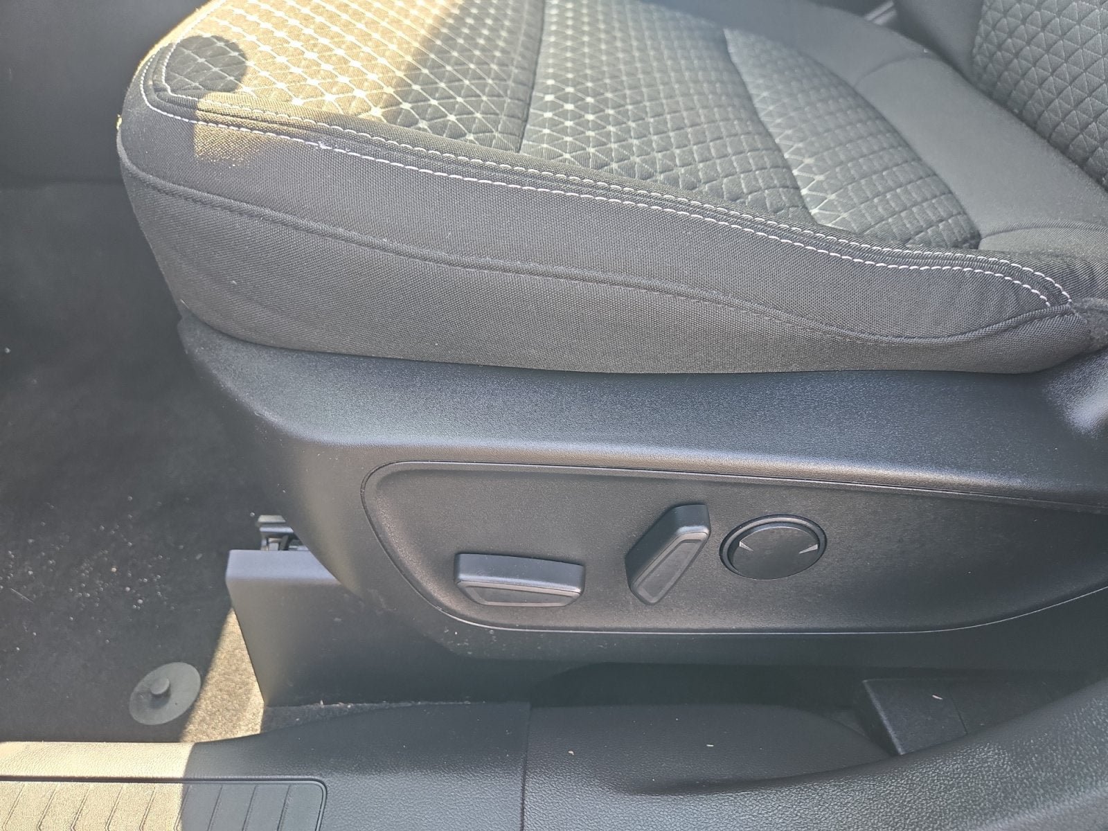 Used 2023 Ford Escape Active w/ Tech Pack #1 AWD/4WD image 12