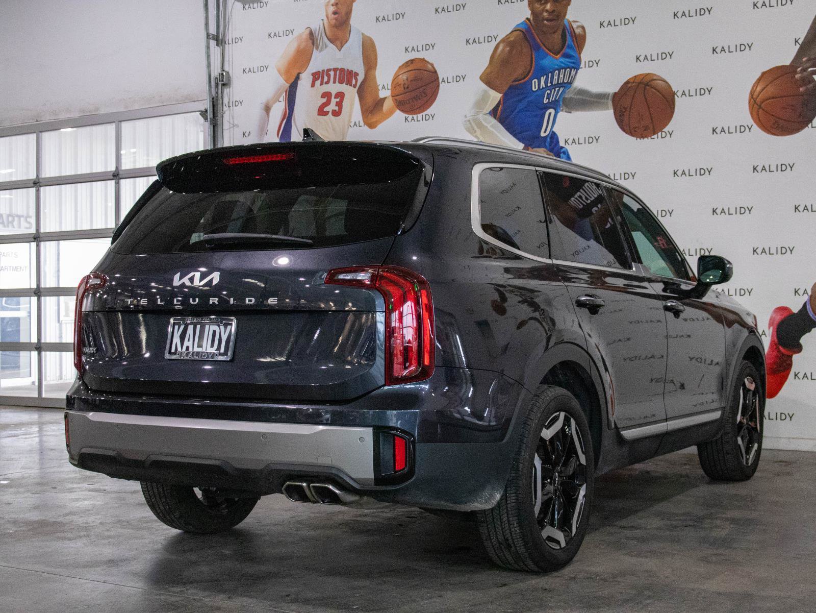 Used 2025 Kia Telluride S FWD image 27