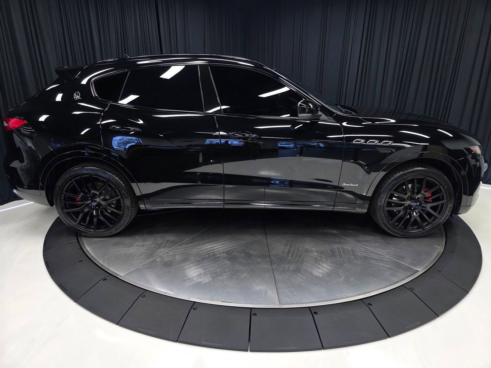Used 2018 Maserati Levante GranSport AWD/4WD image 12