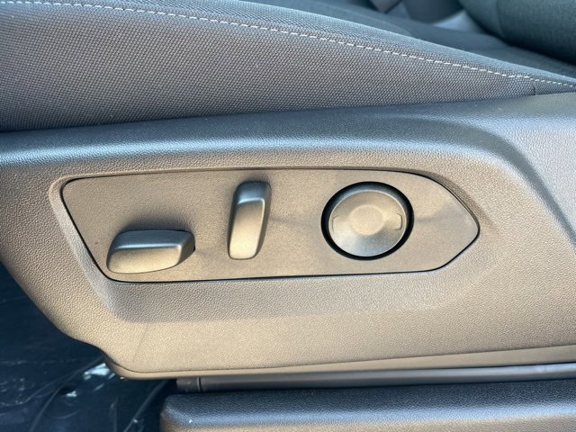 New 2025 Chevrolet Suburban LS image 19