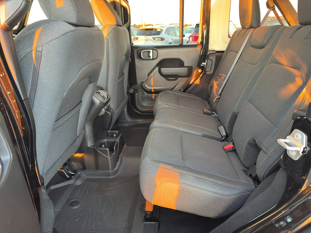 Used 2025 Jeep Wrangler Sport S image 18