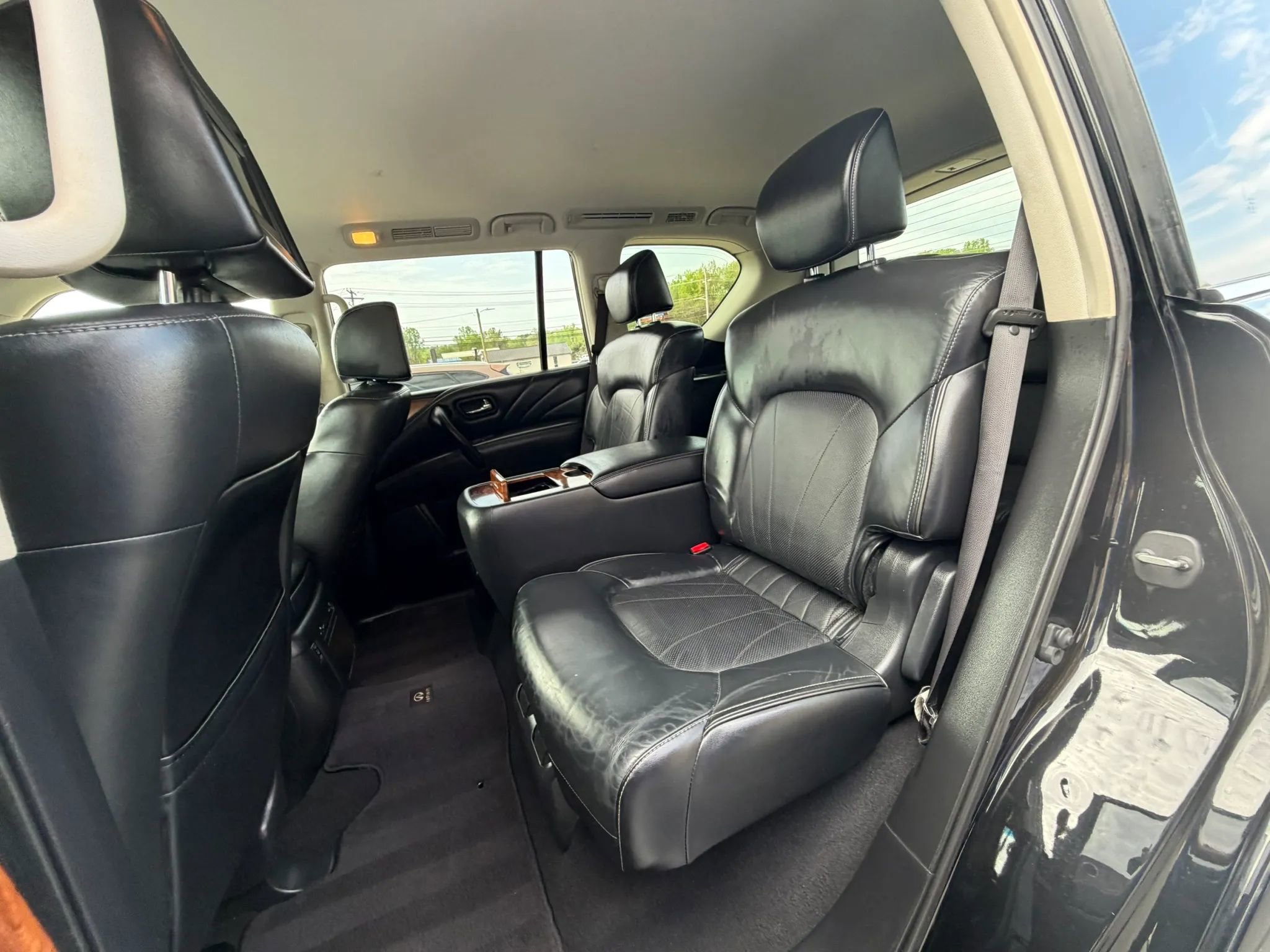 Used 2016 INFINITI QX80 4WD w/ Deluxe Technology Package image 13