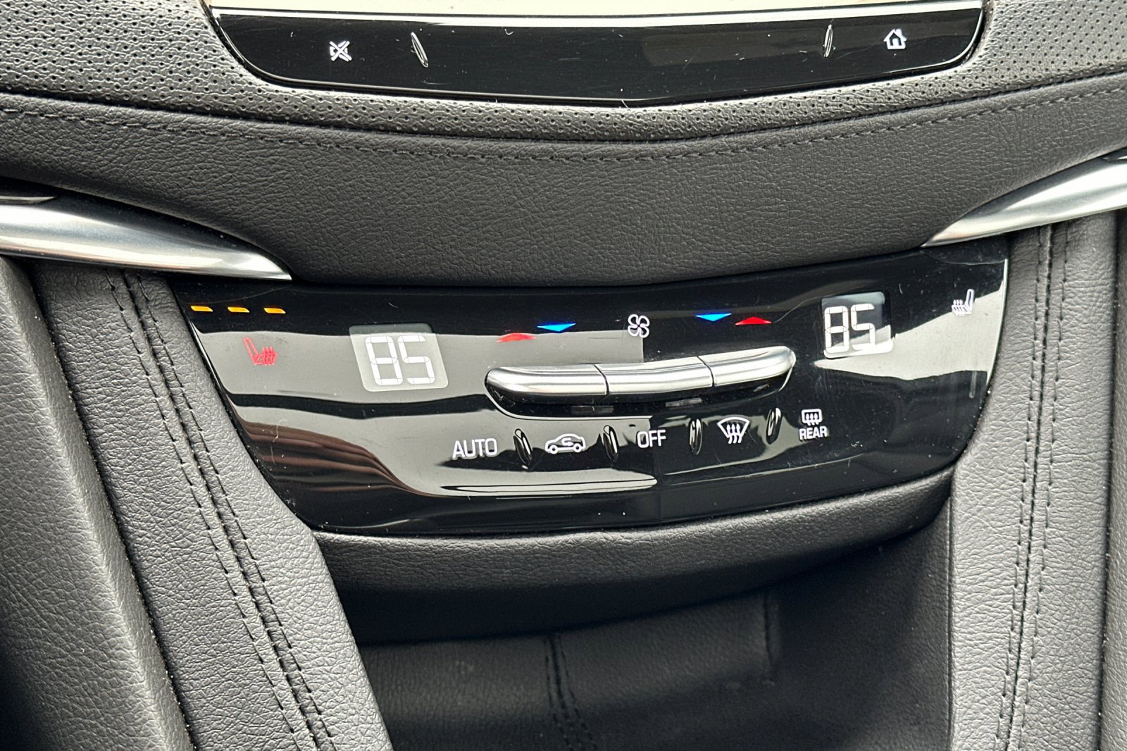 Certified 2025 Cadillac XT5 Premium Luxury image 21