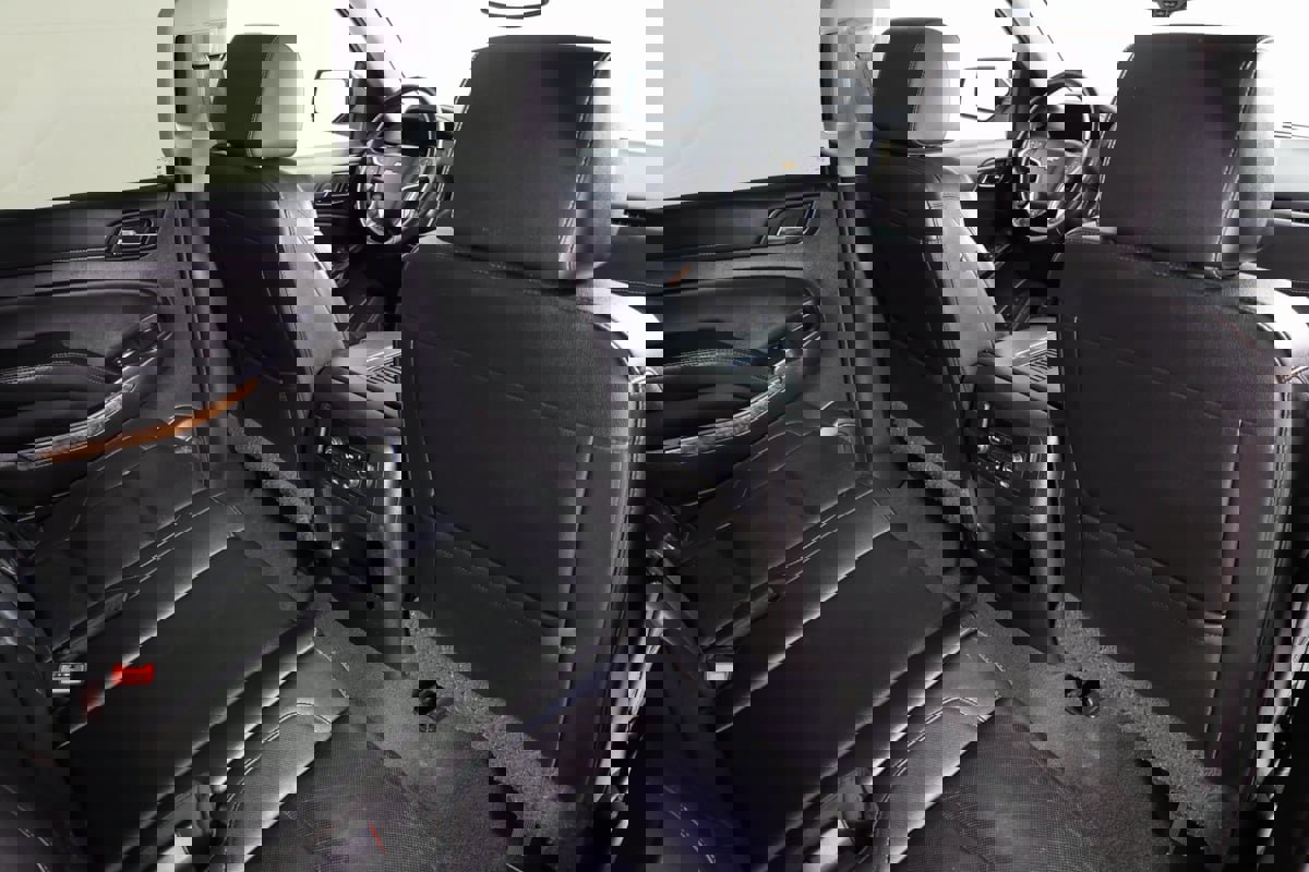 Used 2019 Chevrolet Suburban Premier image 43