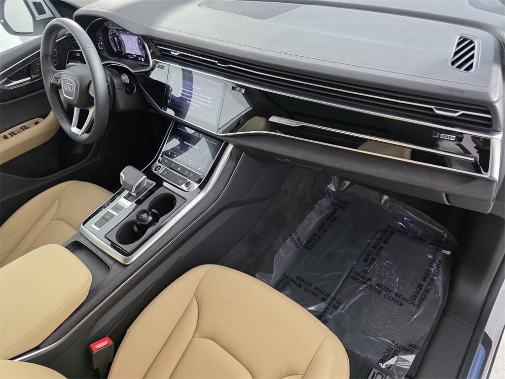 Used 2025 Audi Q8 Premium w/ Convenience Package image 32