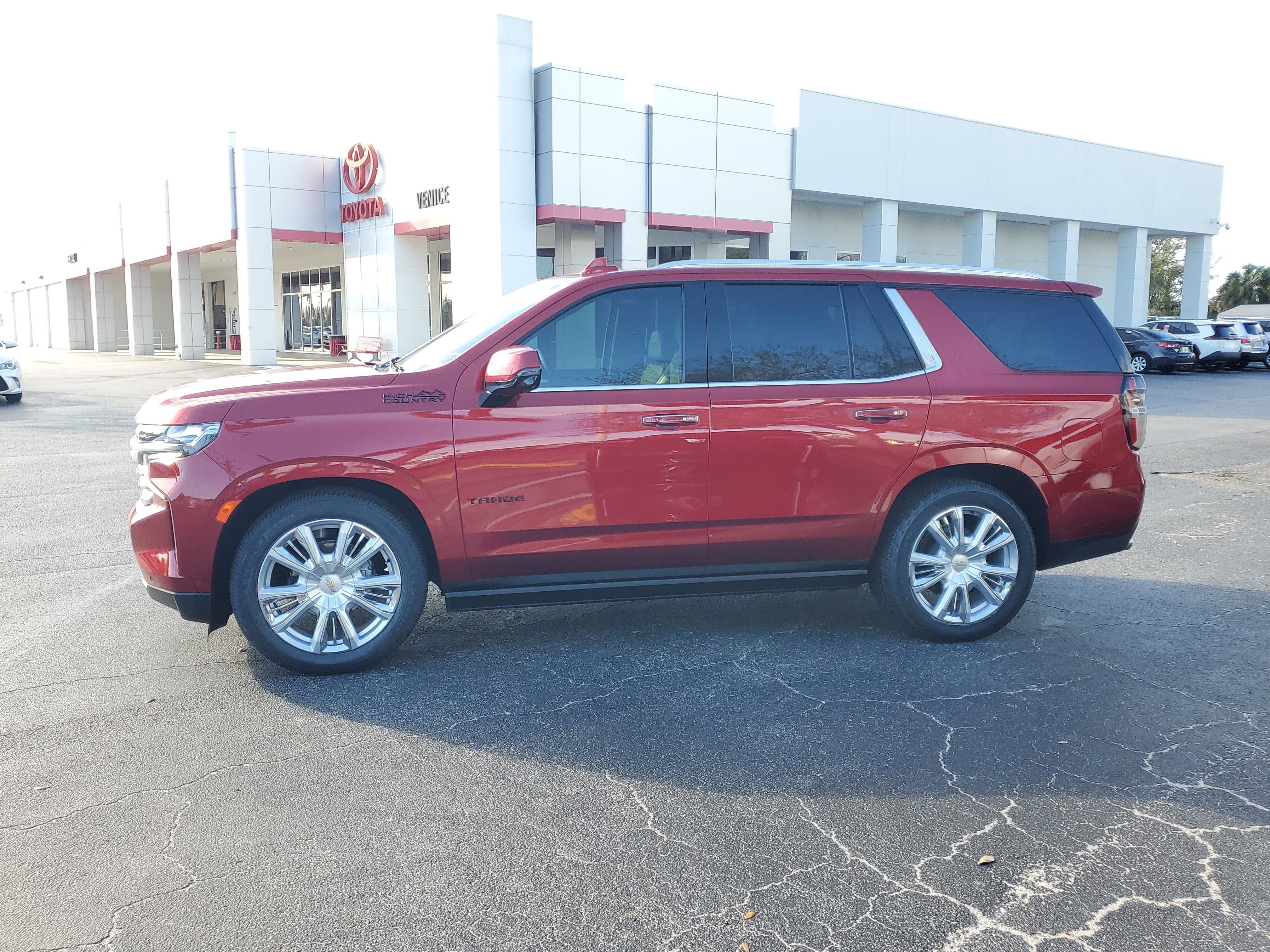 Used 2024 Chevrolet Tahoe High Country w/ Advanced Technology Package RWD image 7