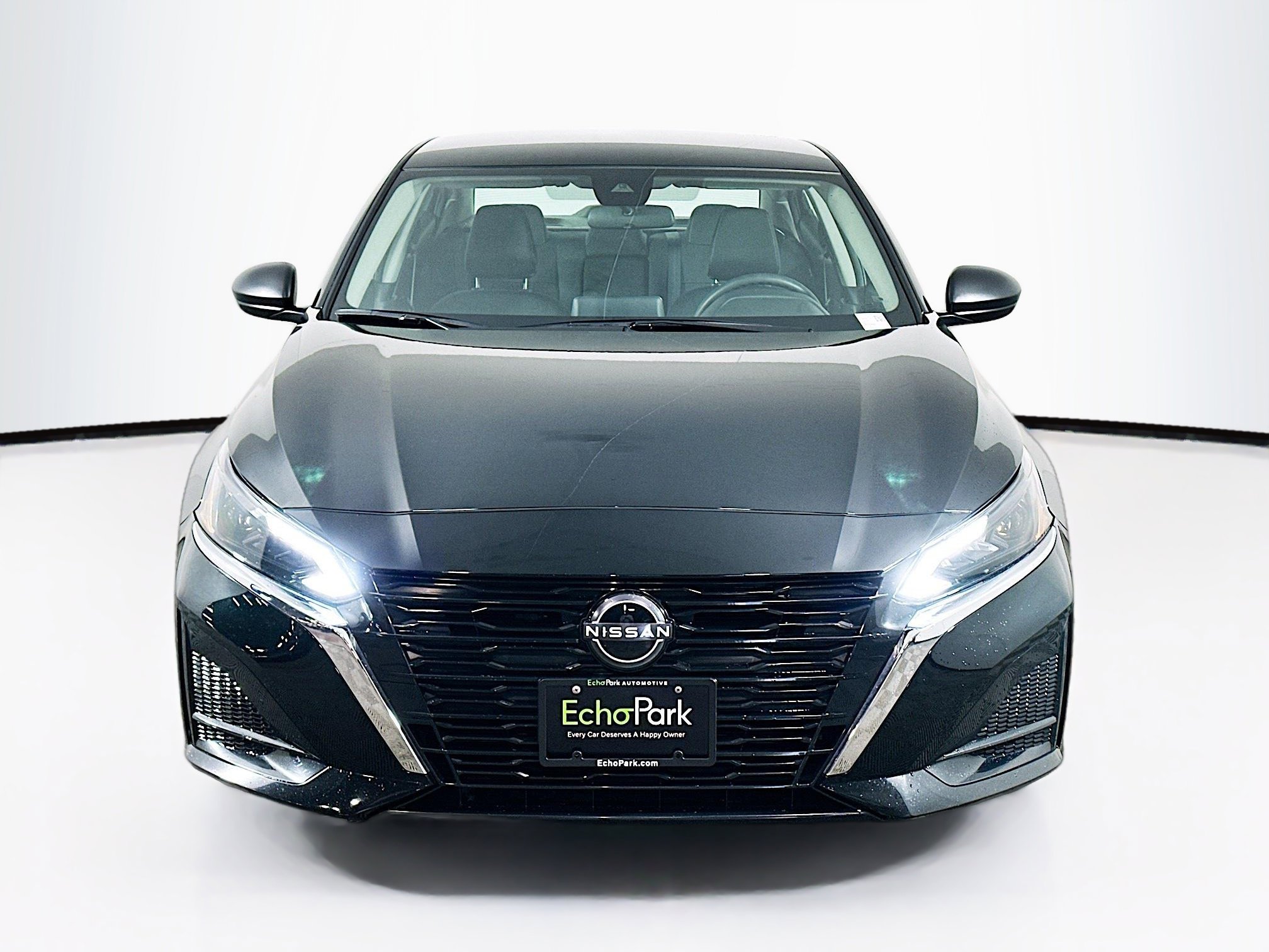 Used 2025 Nissan Altima 2.5 SV image 2