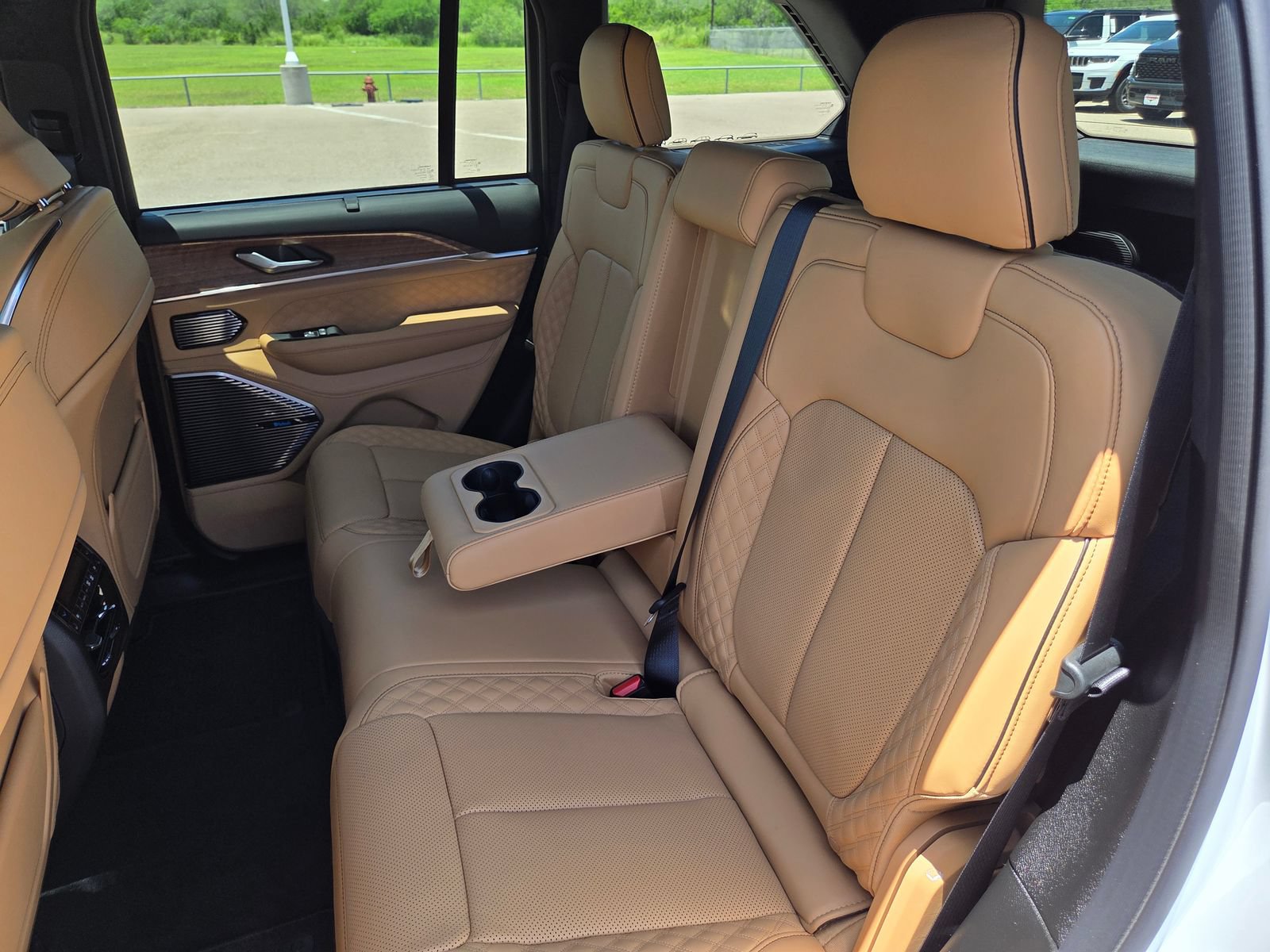 New 2026 Jeep Grand Cherokee Summit AWD/4WD image 25