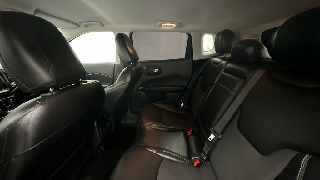 Used 2019 Jeep Compass Latitude w/ Cold Weather Group AWD/4WD image 10