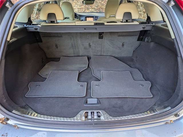 Used 2018 Volvo V60 T5 Dynamic w/ Vision Package image 30